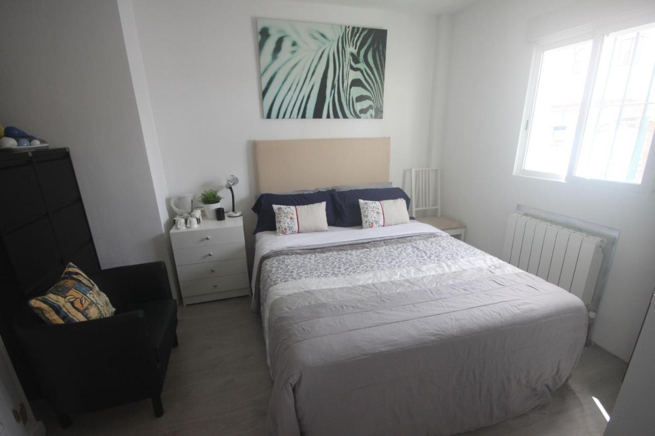 Alloggio in famiglia Little Peaceful Retreat With Bath, Heating, Terrace, Free Wifi Fridge Easy Parking *