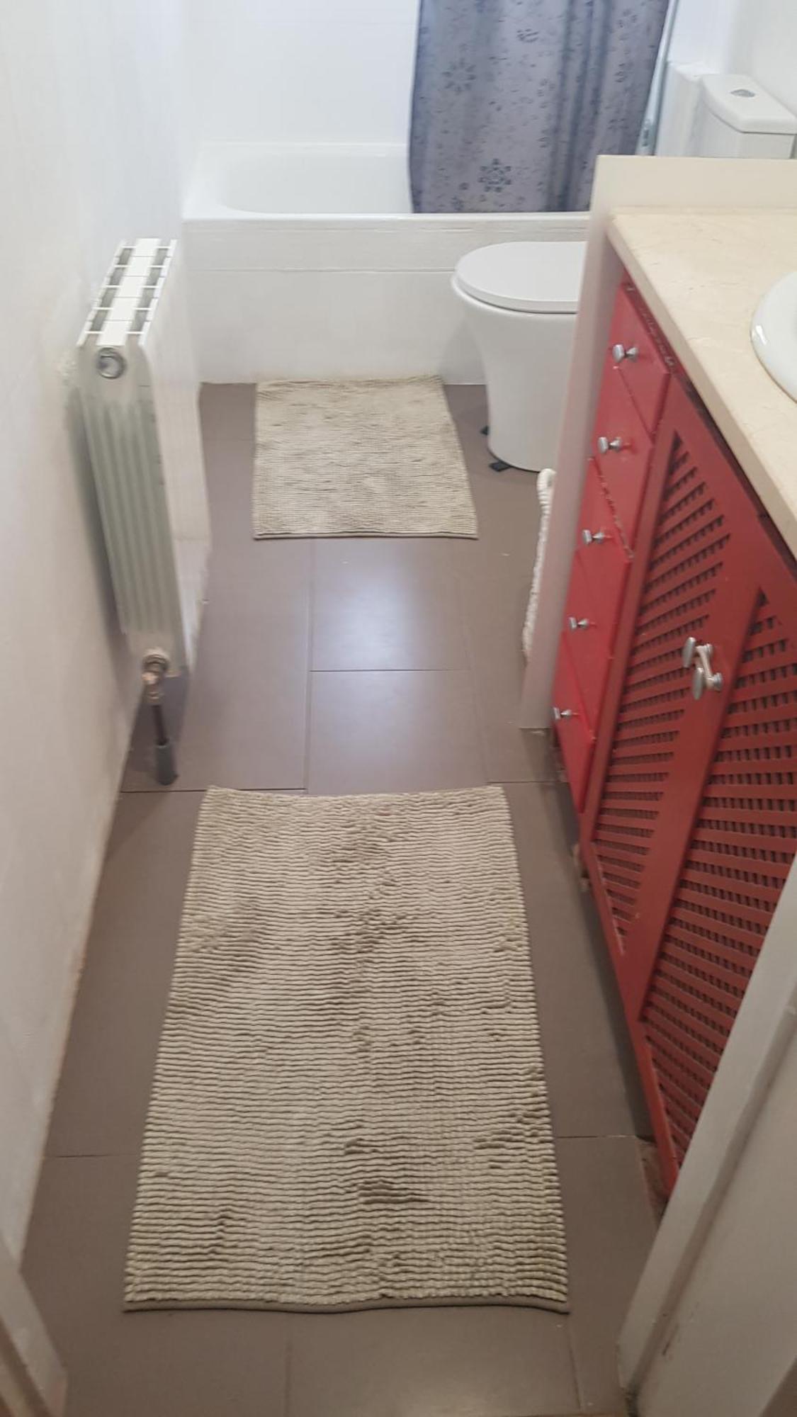 Little Peaceful Retreat With Bath, Heating, Terrace, Free Wifi Fridge Easy Parking Alloggio in famiglia